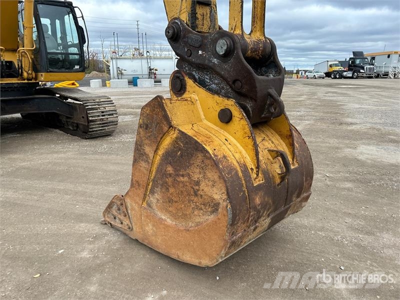 John Deere 370C Crawler excavators