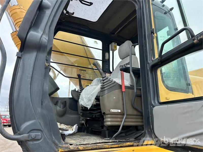John Deere 370C Crawler excavators