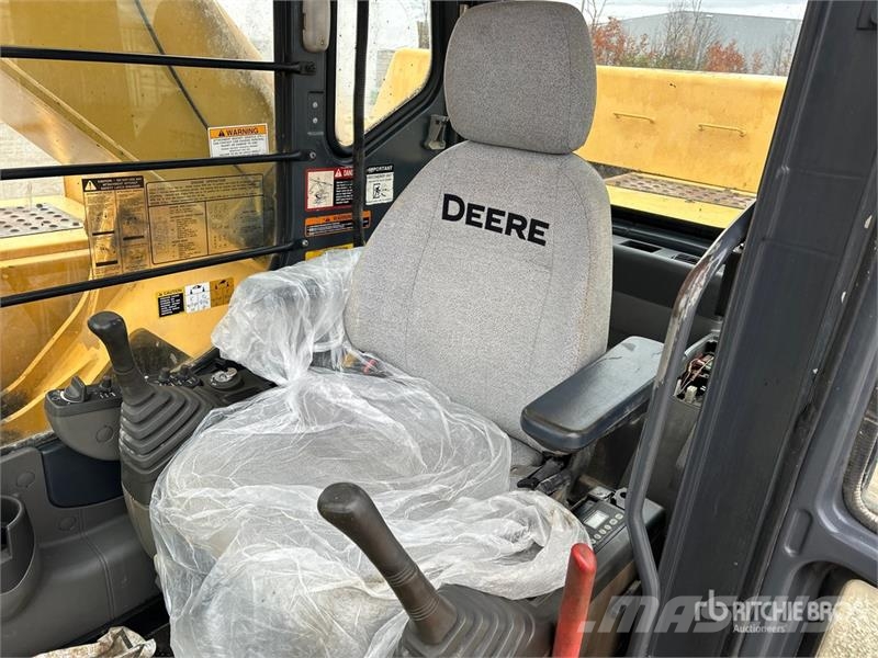 John Deere 370C Crawler excavators