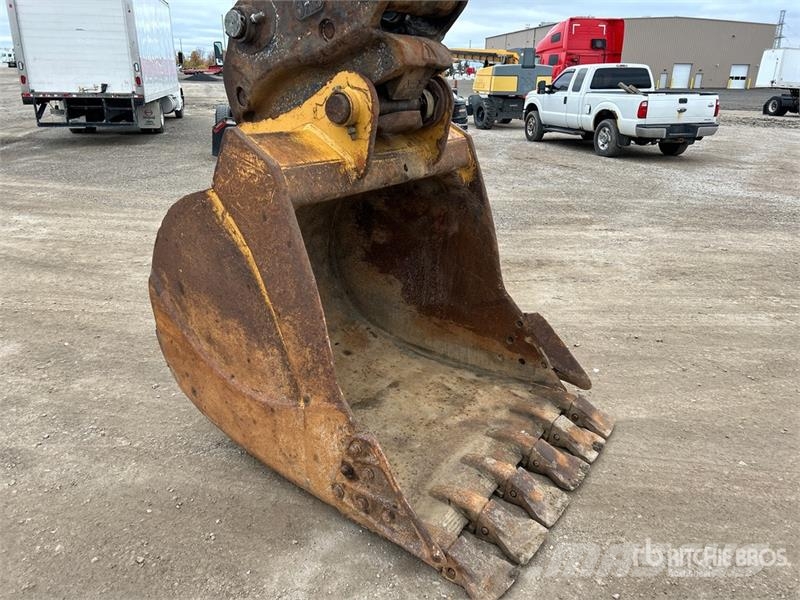 John Deere 370C Crawler excavators