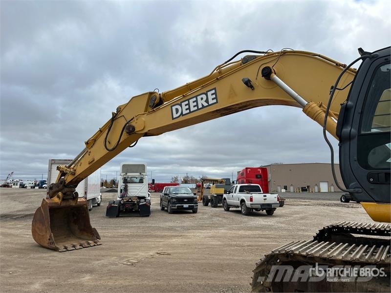 John Deere 370C Crawler excavators