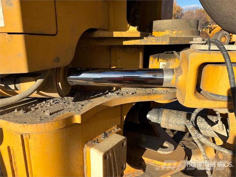 John Deere 370E Articulated Dump Truck Dumper - Knickgelenk