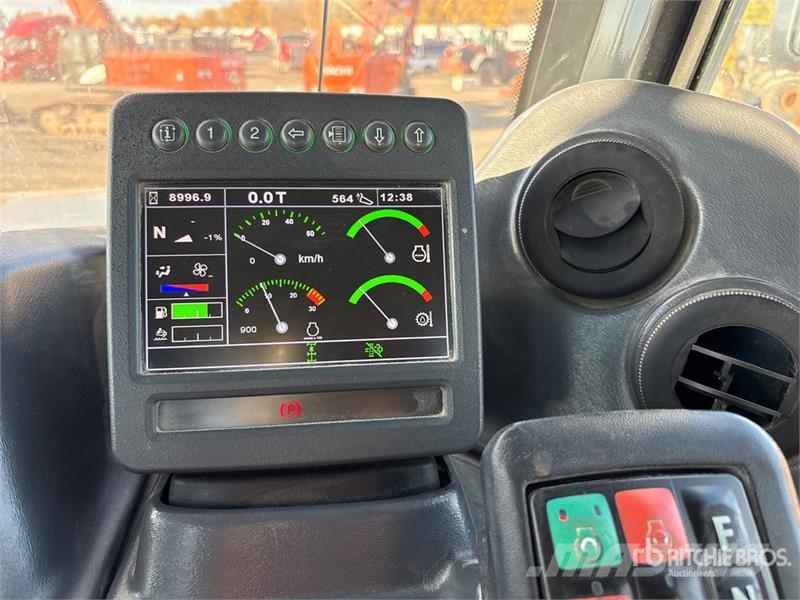 John Deere 370E Articulated Dump Truck Dumper - Knickgelenk