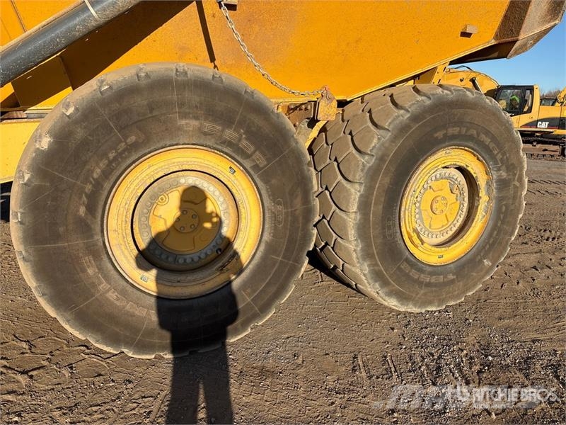 John Deere 370E Articulated Dump Truck Dumper - Knickgelenk