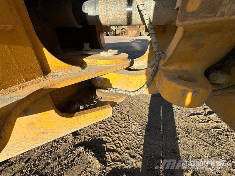 John Deere 370E Articulated Dump Truck Dumper - Knickgelenk