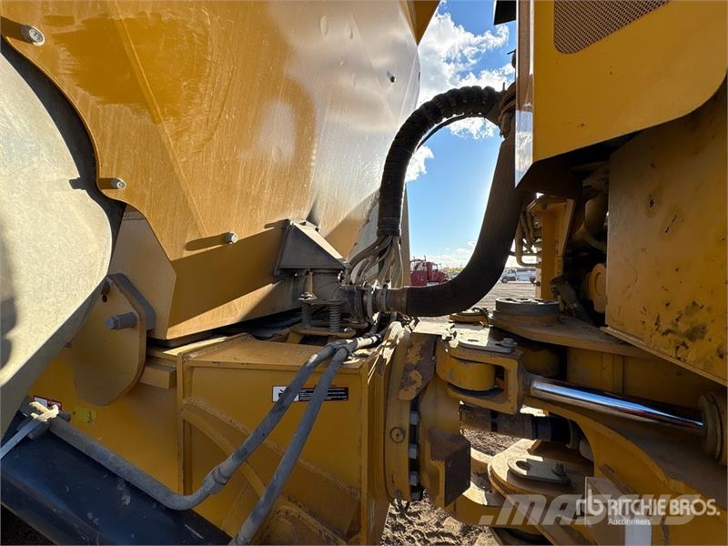 John Deere 370E Articulated Dump Truck Dumper - Knickgelenk