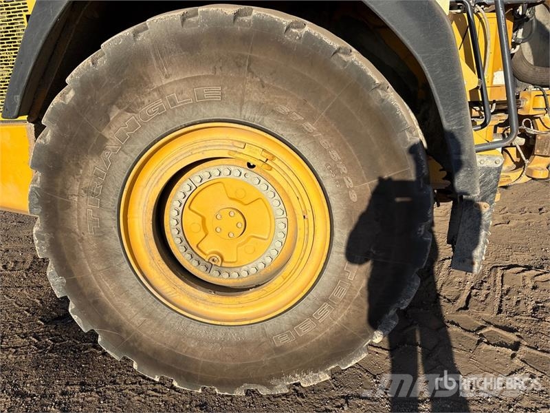 John Deere 370E Articulated Dump Truck Dumper - Knickgelenk