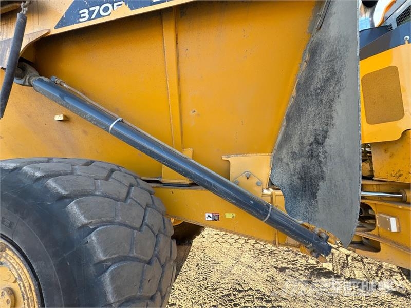 John Deere 370E Articulated Dump Truck Dumper - Knickgelenk