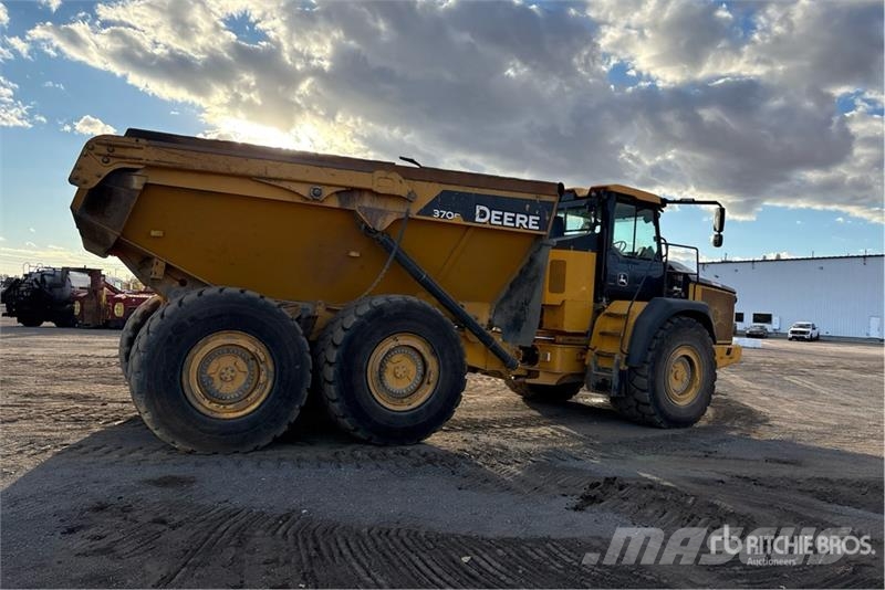 John Deere 370E Articulated Dump Truck Tombereau articulé