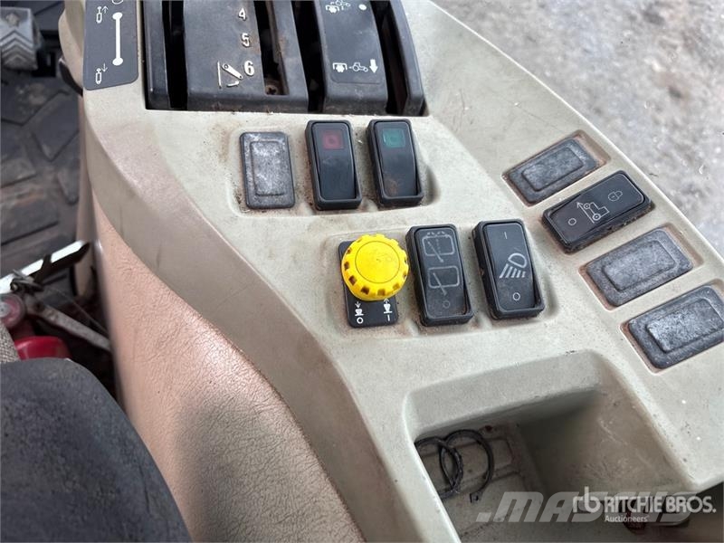 John Deere 3720 Compacttrekkers