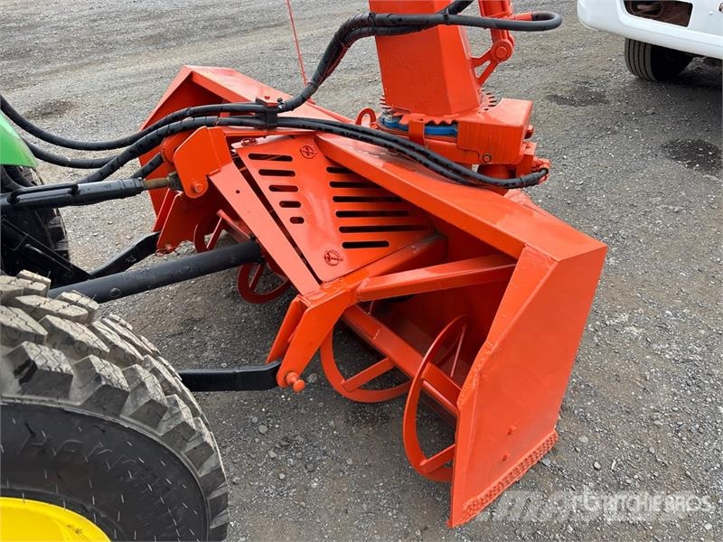 John Deere 3720 Compacttrekkers
