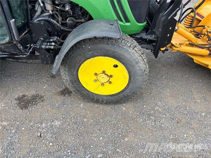John Deere 3720 Compacttrekkers