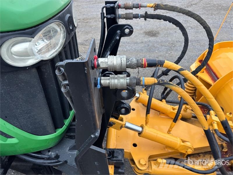 John Deere 3720 Compacttrekkers