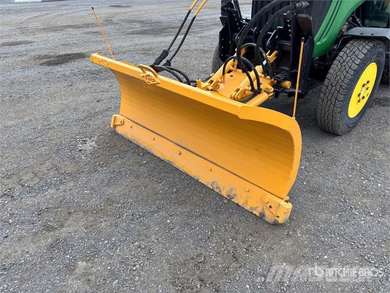 John Deere 3720 Compacttrekkers