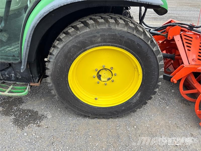 John Deere 3720 Compacttrekkers