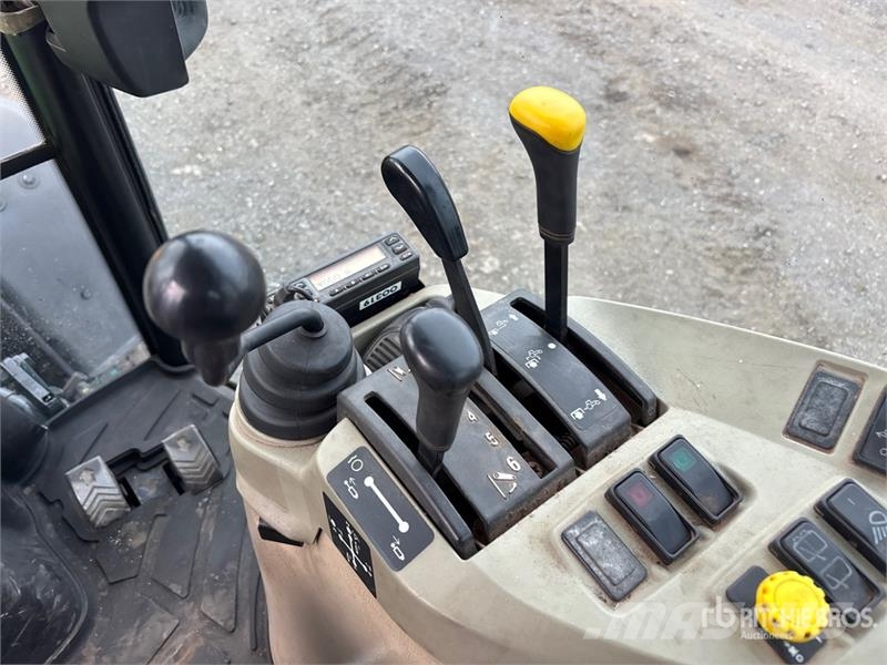 John Deere 3720 Compacttrekkers