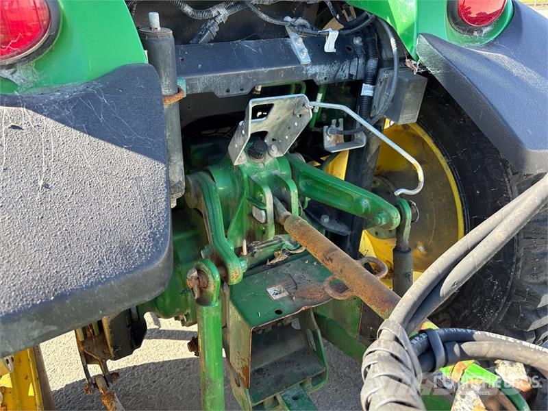 John Deere 4066R 4WD Utility Tractor Kompaktni (mali) traktori