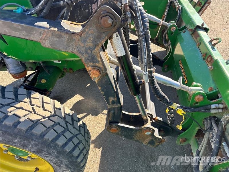 John Deere 4066R 4WD Utility Tractor Kompaktni (mali) traktori
