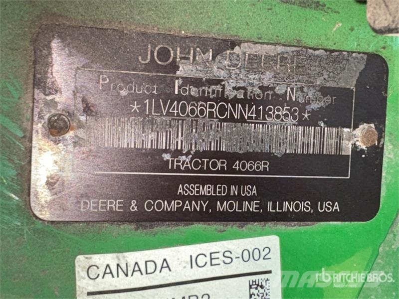 John Deere 4066R Utility Tractor جرارات مدمجة
