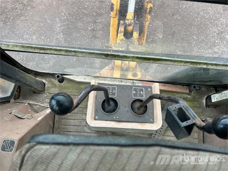 John Deere 410D Tractopelle