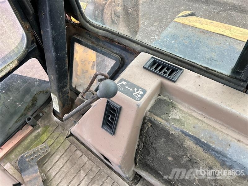 John Deere 410D Tractopelle