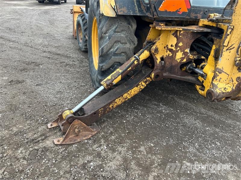 John Deere 410D Tractopelle