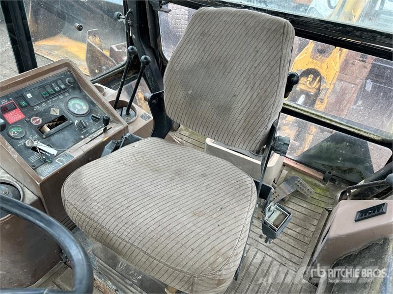 John Deere 410D Tractopelle