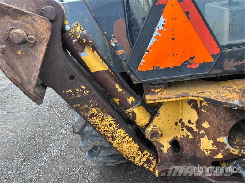 John Deere 410D Tractopelle