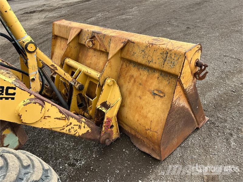 John Deere 410D Tractopelle