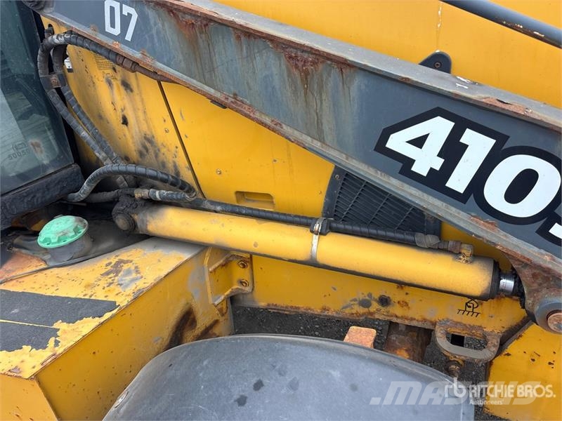 John Deere 410J Rovokopači