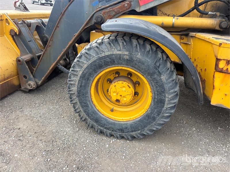 John Deere 410J Rovokopači