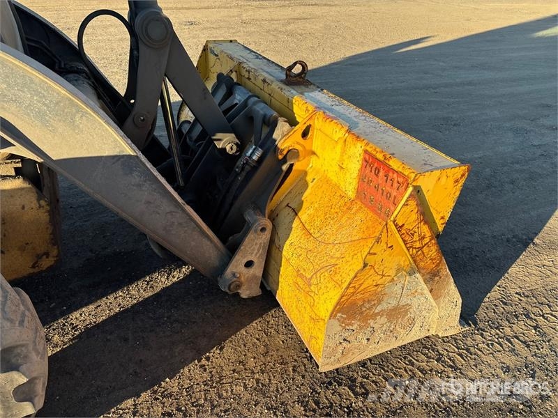 John Deere 410L Baggerlader