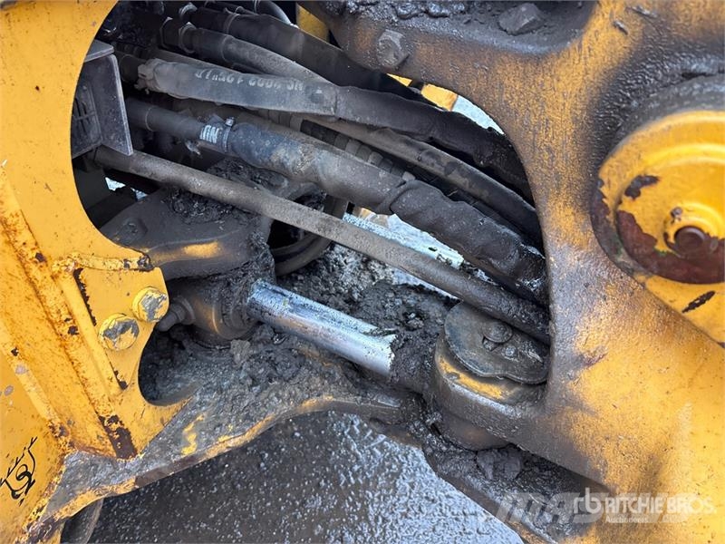 John Deere 410L TLB's