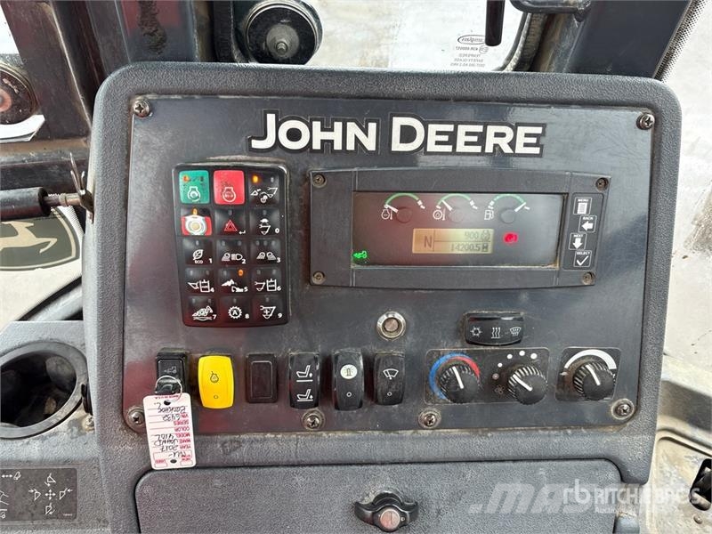 John Deere 410L TLB's