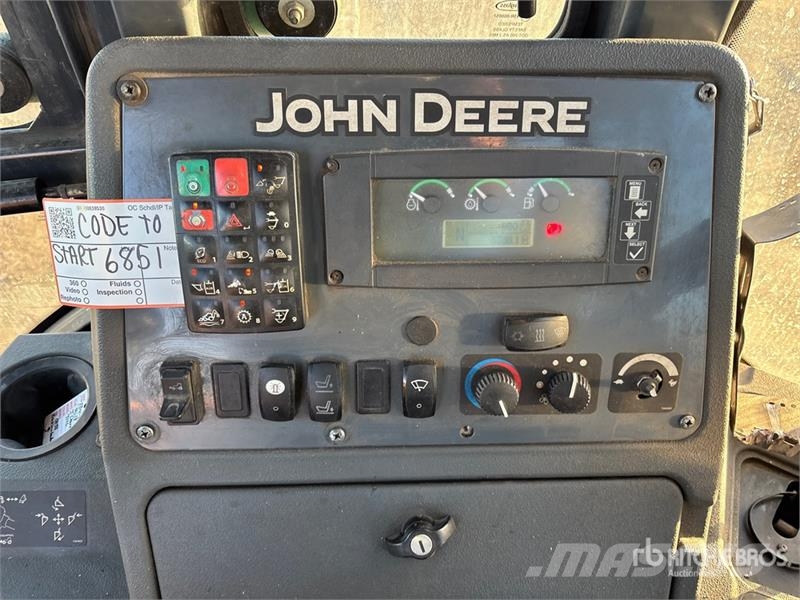 John Deere 410L Baggerlader
