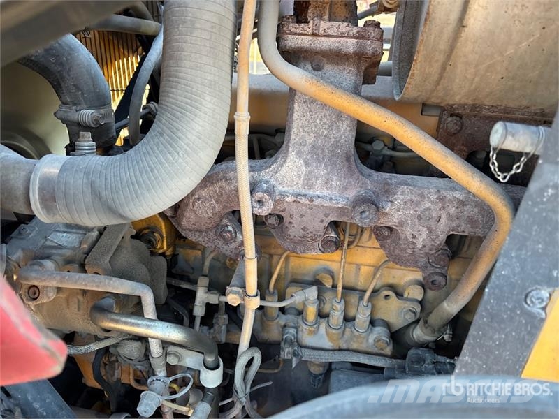 John Deere 410L Baggerlader