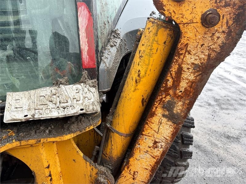 John Deere 410L TLB's