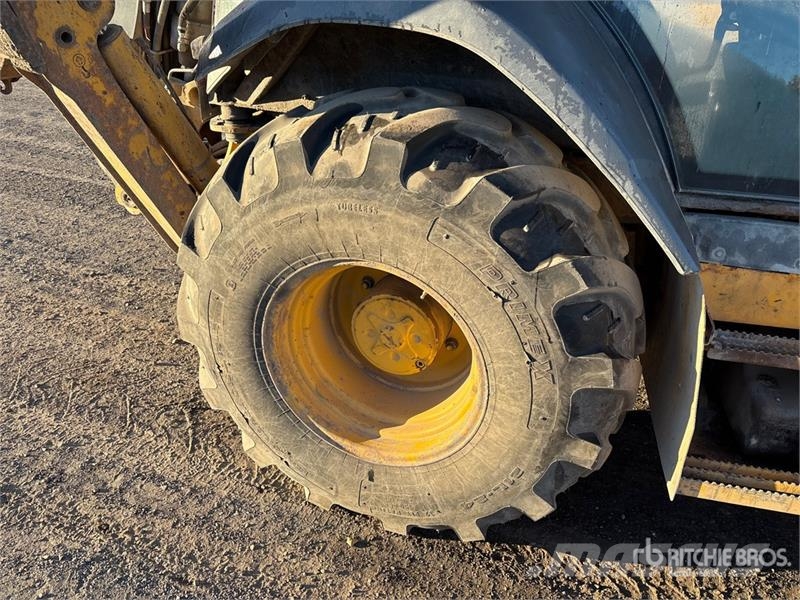 John Deere 410L Baggerlader