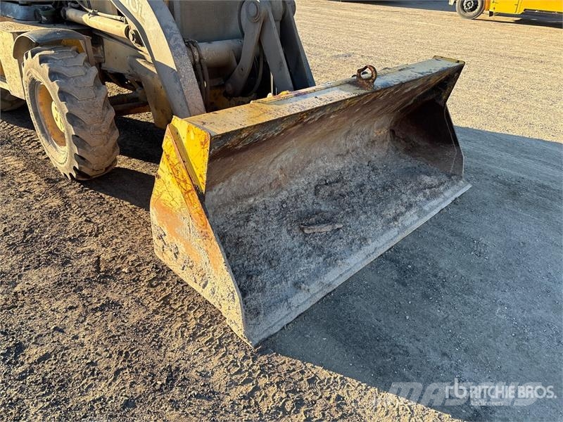 John Deere 410L Baggerlader