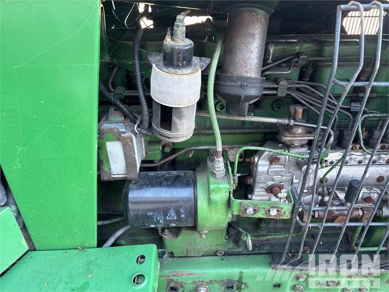 John Deere 4450 4WD Tractor Трактори