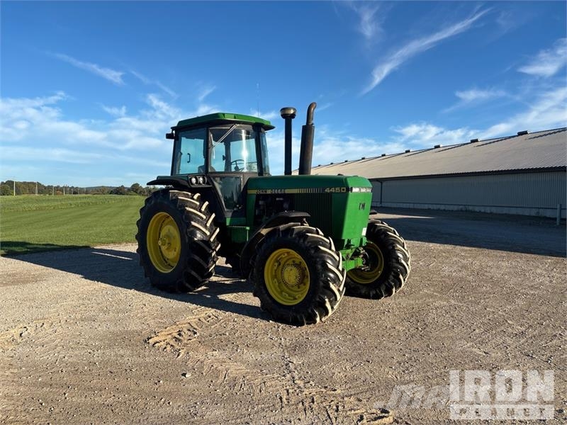 John Deere 4450 4WD Tractor Трактори