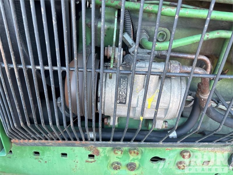 John Deere 4450 4WD Tractor Трактори
