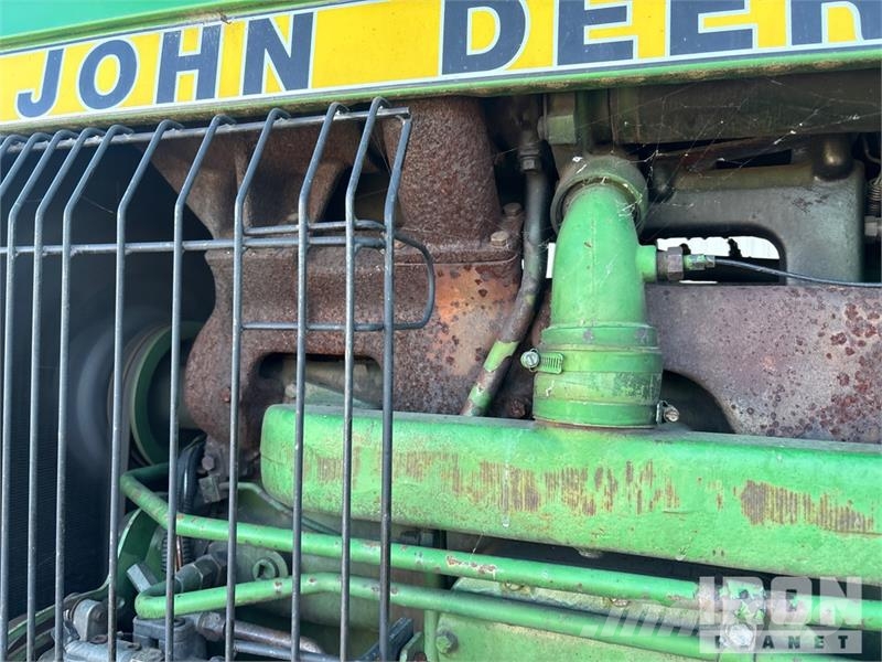 John Deere 4450 4WD Tractor Трактори