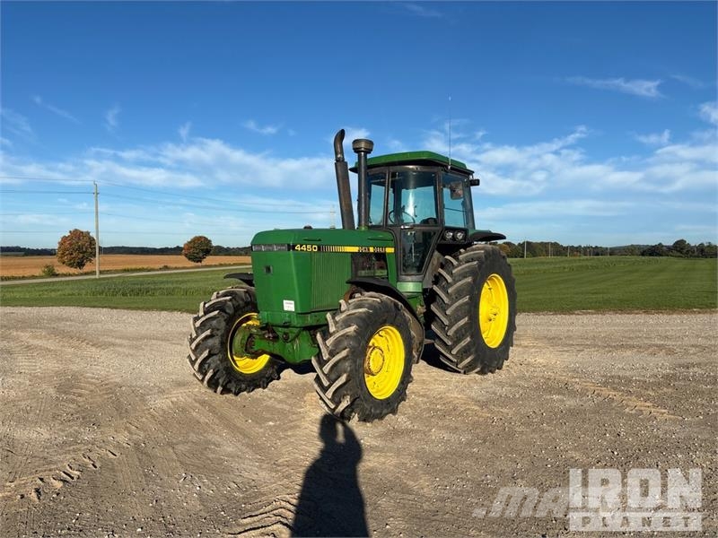 John Deere 4450 4WD Tractor Трактори