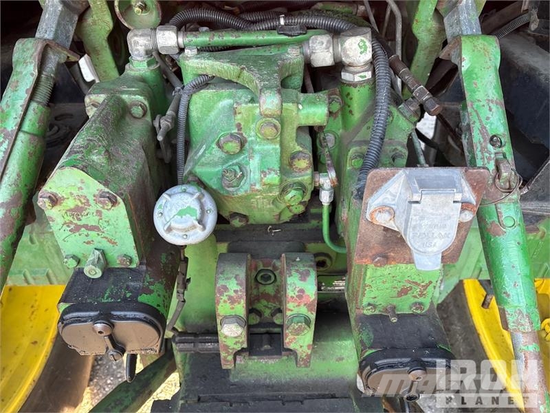 John Deere 4450 4WD Tractor Трактори