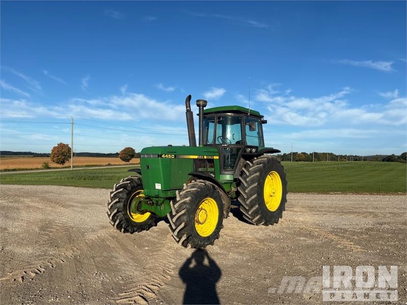 John Deere 4450 4WD Tractor Трактори