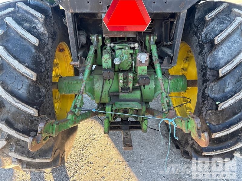 John Deere 4450 4WD Tractor Трактори
