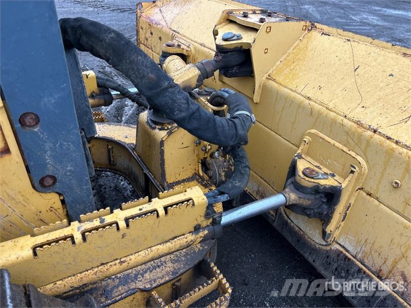 John Deere 450J LT Pásové dozéry