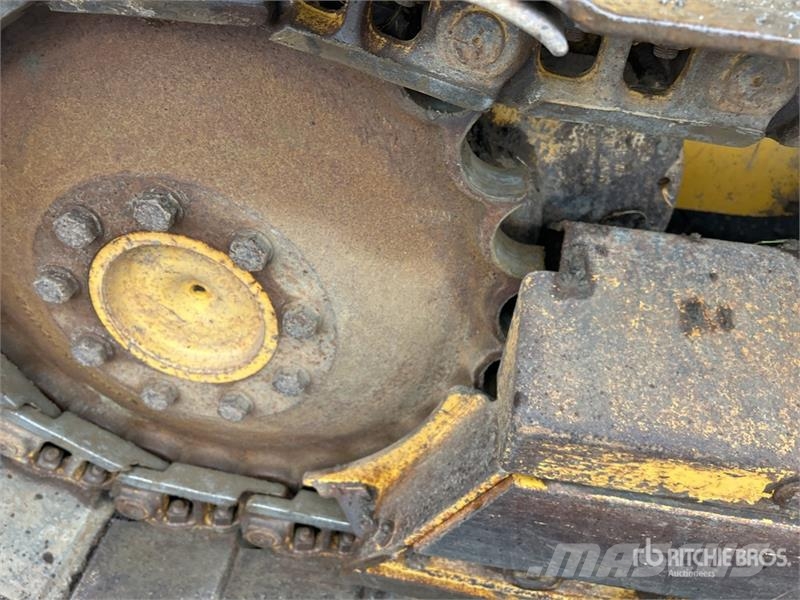 John Deere 450J LT Pásové dozéry