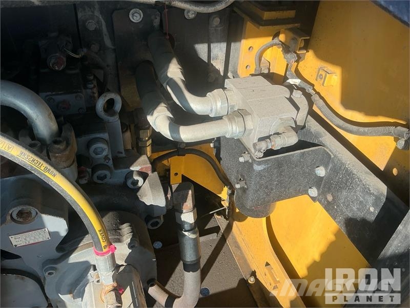 John Deere 470G LC Гусеничные экскаваторы
